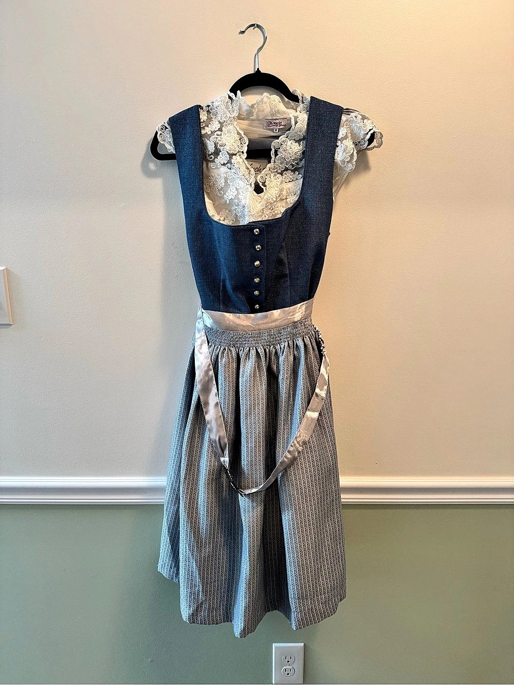 Drindl dress